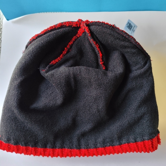 T-Max Heat CANADA Insulated Knit Red & White Toque Beanie - Picture 6 of 7